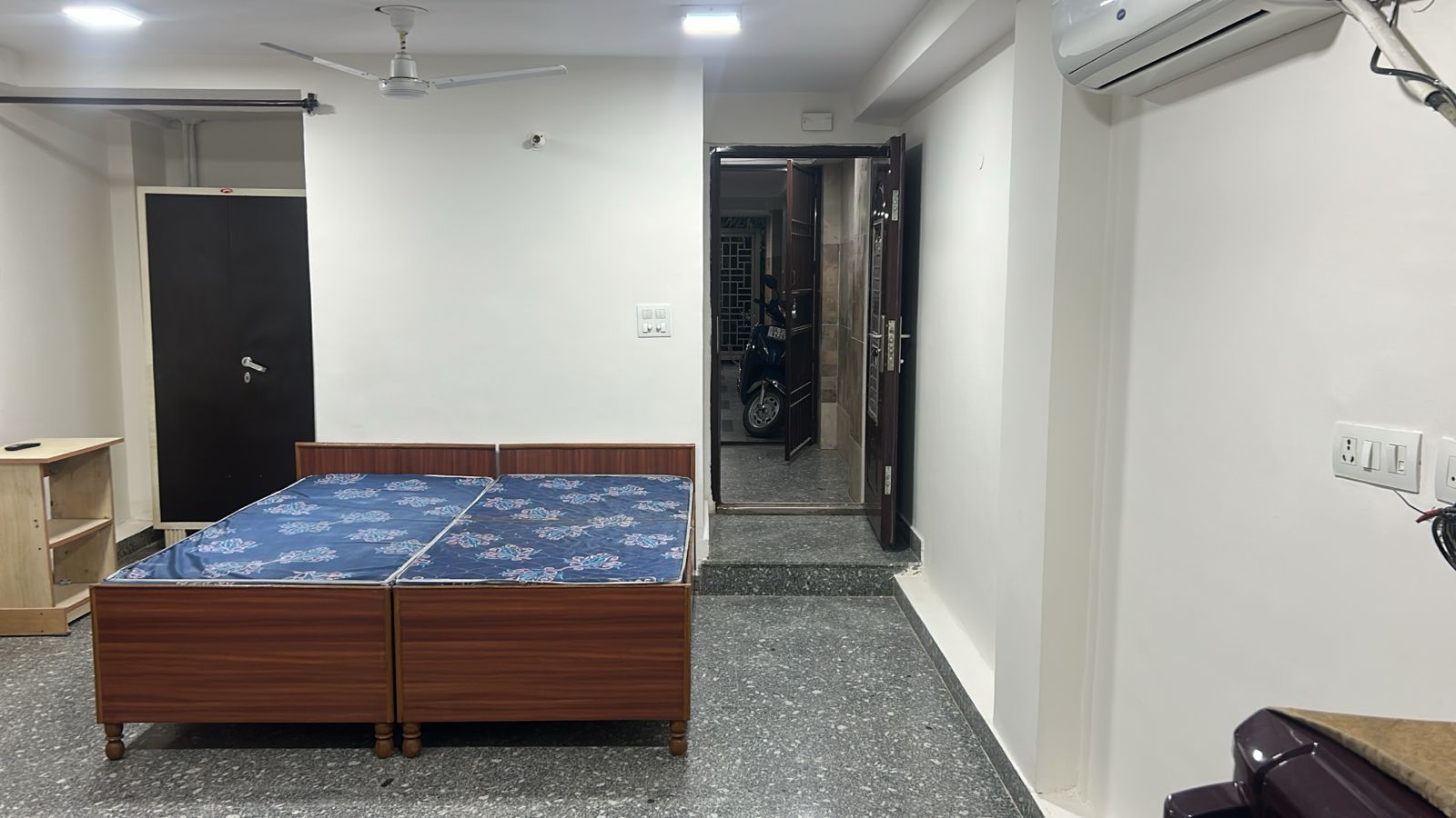 1 BHK Builder Floor For Rent in Kalkaji