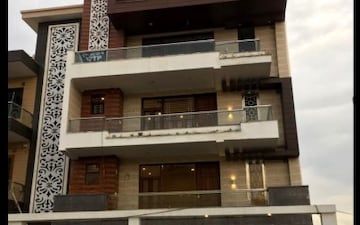3 BHK Builder Floor For Sale in Sector 15