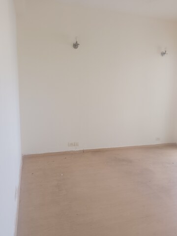 Room in 3.5 BHK Villa at Nirvana Country Birch Court, Sector 50 – for Rent