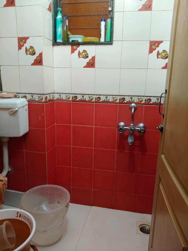 Bathroom, powai 2 Bedroom 700 Sq.Ft. Apartment In Powai Mumbai 8833478
