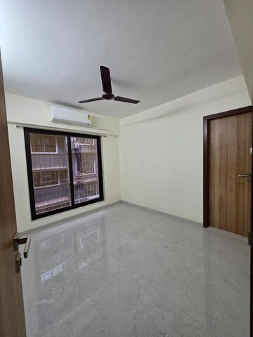 Room in 2 BHK Apartment at Diamond Park, Santacruz East – for Rent