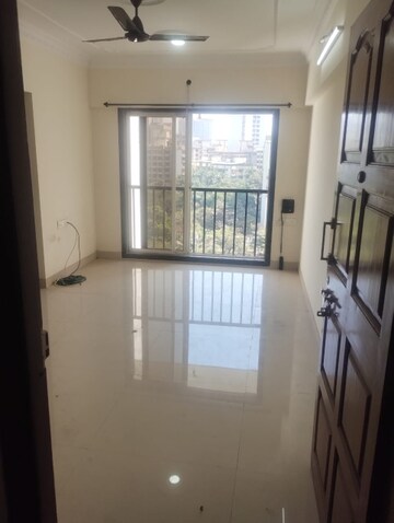 Room in 1 BHK Apartment at Romell Serene, Borivali West – for Rent
