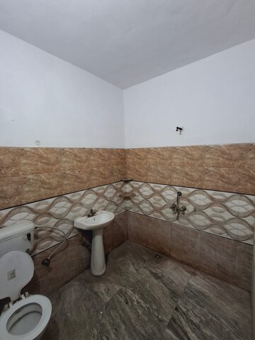 Bedroom in 2 BHK Apartment at Sai Homes Sector 49, Sector 49 – for Rent