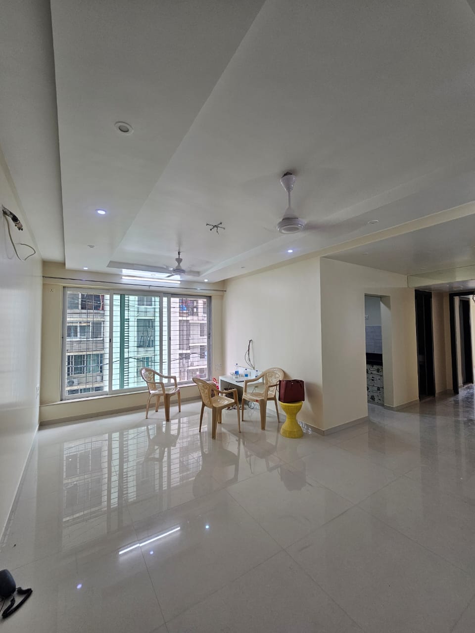 2 BHK Apartment For Rent in 1st Cross Road, Lokhandwa