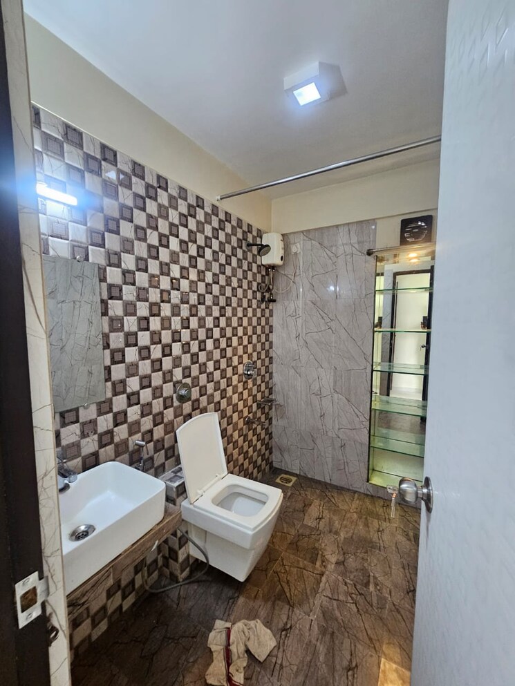 Bathroom, andheri west 2 Bedroom 1000 Sq.Ft. Apartment In Andheri West Mumbai 8833516