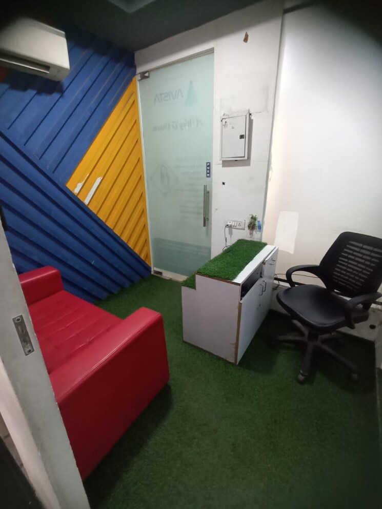 Team Area, sector 2 Commercial Office Space 1500 Sq.Ft. In Sector 2 Noida 8833511