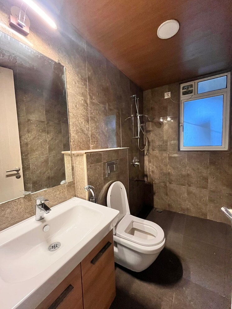 Bathroom, andheri west 2 Bedroom 900 Sq.Ft. Apartment In Andheri West Mumbai 8833520