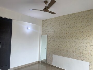 Furnished Amenities in 3 BHK Apartment at Supertech Cape Town, Sector 74 – for Rent