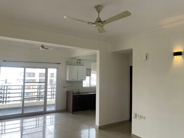 Room in 3 BHK Apartment at Supertech Cape Town, Sector 74 – for Rent