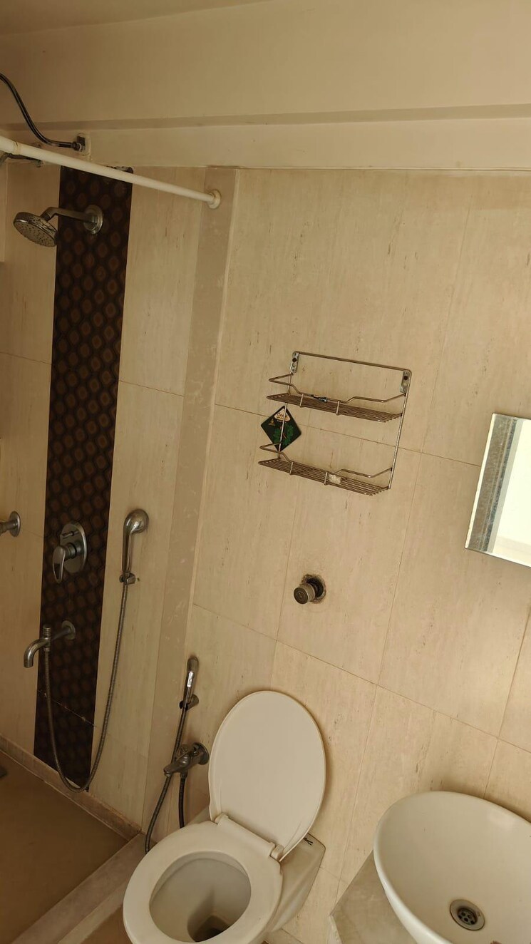 Bathroom, andheri west 2 Bedroom 950 Sq.Ft. Apartment In Andheri West Mumbai 8833528