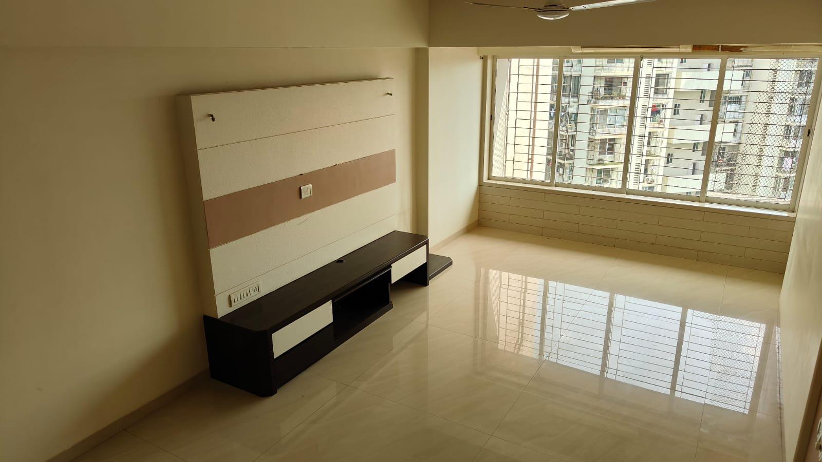 2 BHK Apartment For Rent in 2nd Cross Road, Lokhandwa