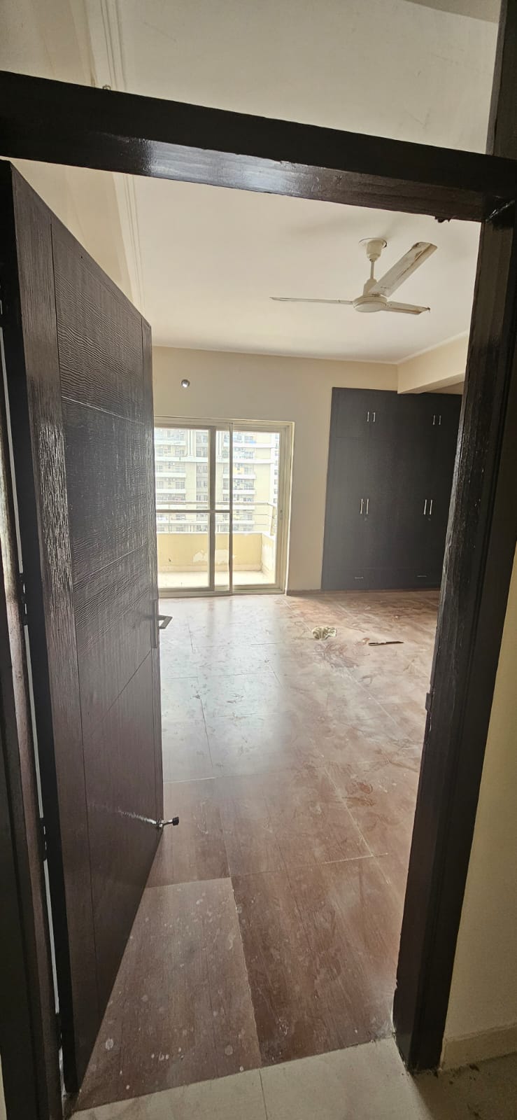 3 BHK + Extra Room Apartment For Rent in Supertech Cape Town