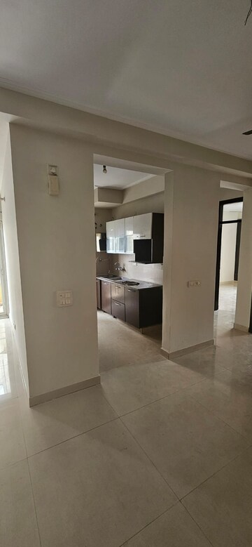 Room in 3 BHK Apartment at Supertech Cape Town, Sector 74 – for Rent