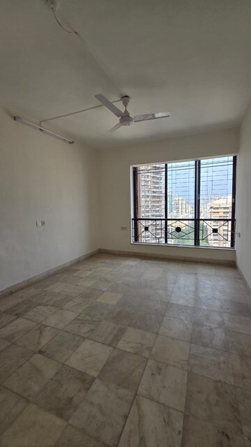 Bedroom in 2 BHK Apartment at Andheri West – for Rent