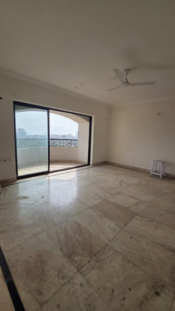 Bedroom in 2 BHK Apartment at Andheri West – for Rent