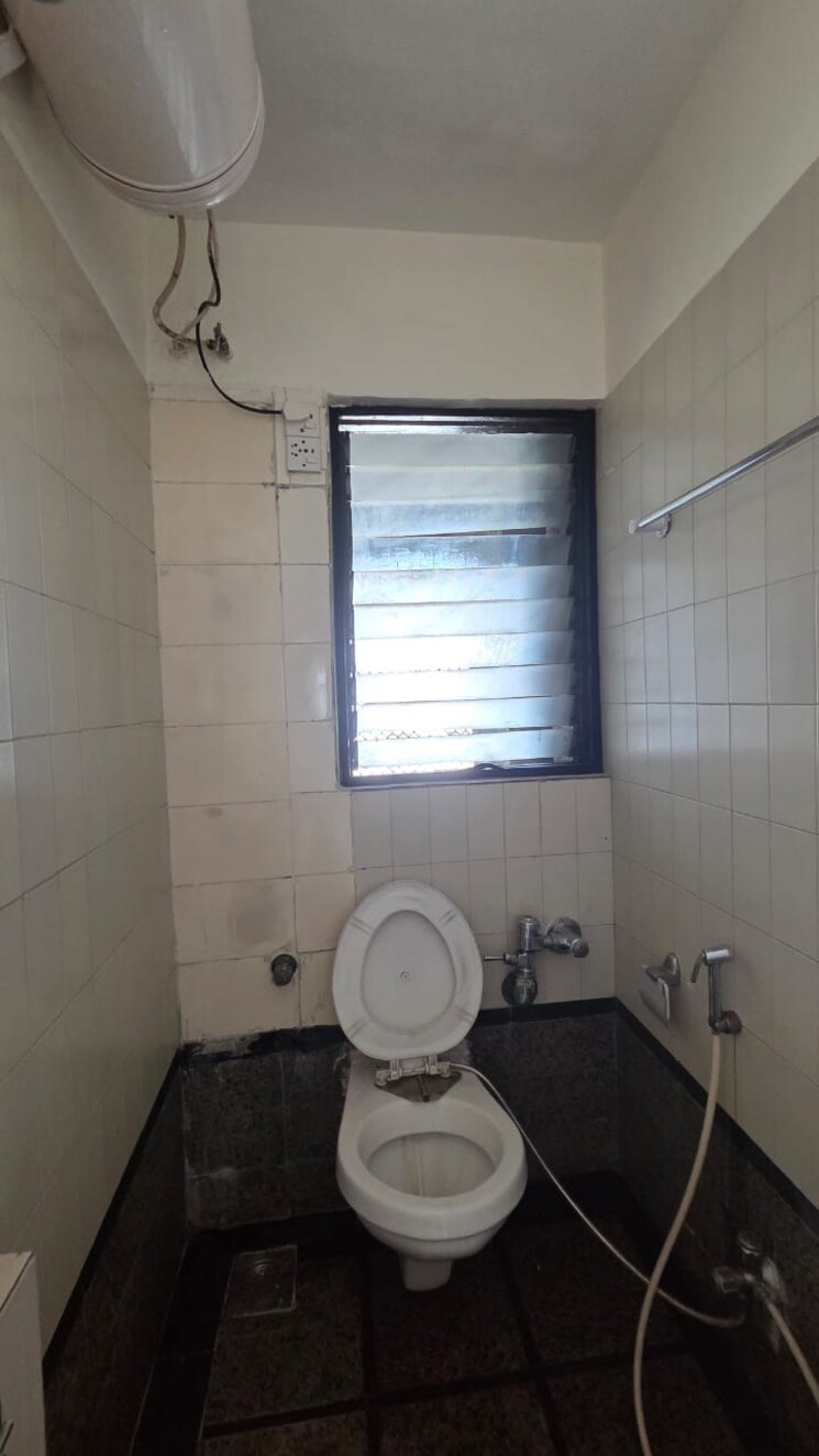 Bathroom, andheri west 2 Bedroom 1000 Sq.Ft. Apartment In Andheri West Mumbai 8833534