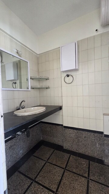 Attached Bathroom in 2 BHK Apartment at Andheri West – for Rent