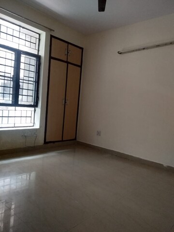 Room in 2 BHK Apartment at Century Apartments, Sector 100 – for Rent