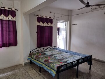 Bedroom in 2 BHK Apartment at Kothrud – for Rent