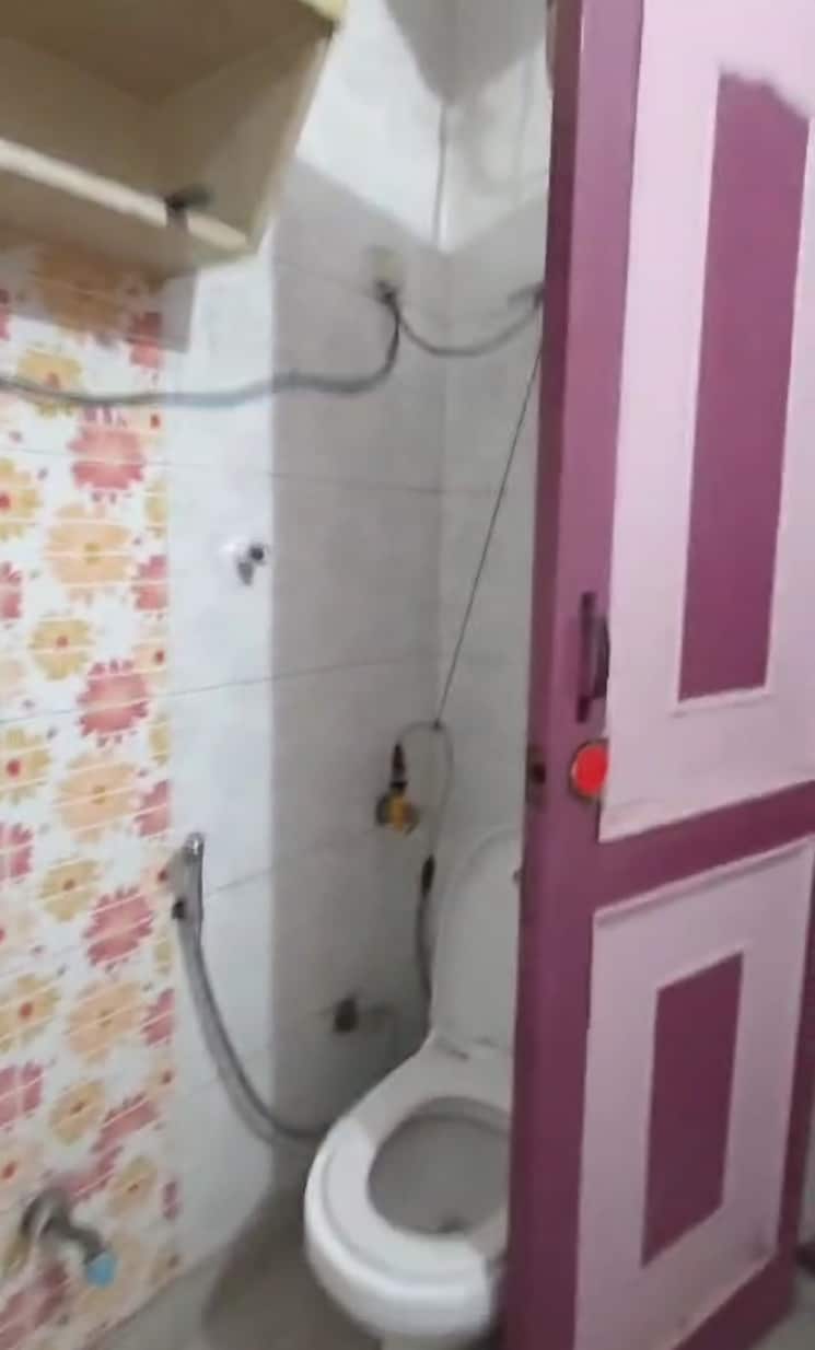Bathroom, patel nagar 2 Bedroom 1000 Sq.Ft. Builder Floor In Patel Nagar Delhi 8833566
