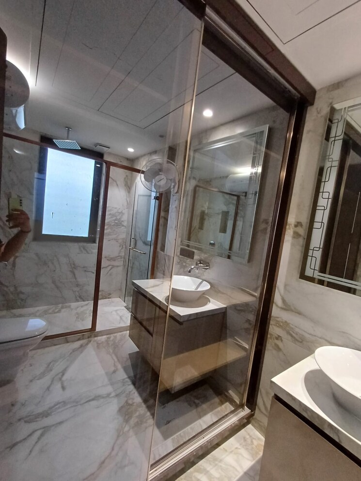 Master Bedroom, dlf phase ii 3 Bedroom 502 Sq.Yd. Builder Floor In Dlf Phase ii Gurgaon 8833582