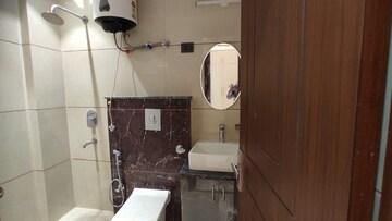 Bathroom in 3 BHK Builder Floor at Safdarjung Enclave – for Rent
