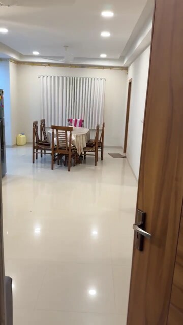 Room in 3 BHK Apartment at Navrangpura – for Rent