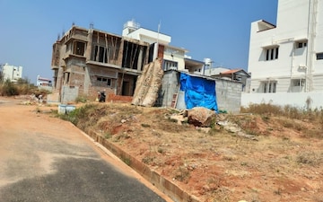 Plot For Sale in Sector 52
