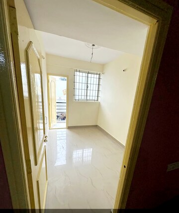 Room in 3 BHK Apartment at Murali Nagar – for Sale