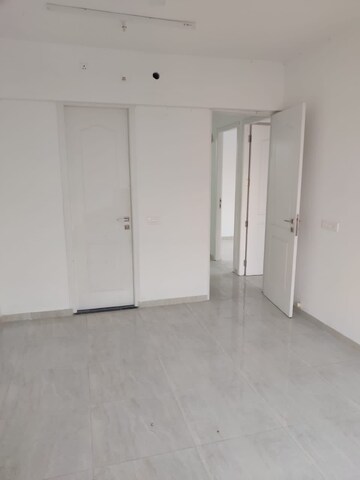 Room in 2 BHK Apartment at Kohinoor Tinsel County, Hinjewadi – for Rent