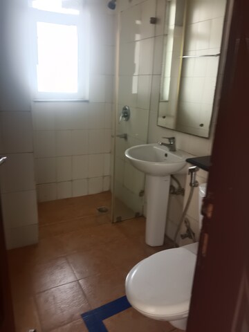 Bathroom in 3.5 BHK Apartment at Unitech Escape, Sector 50 – for Rent