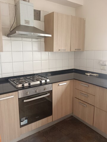 Kitchen in 2.5 BHK Apartment at Unitech Escape, Sector 50 – for Rent
