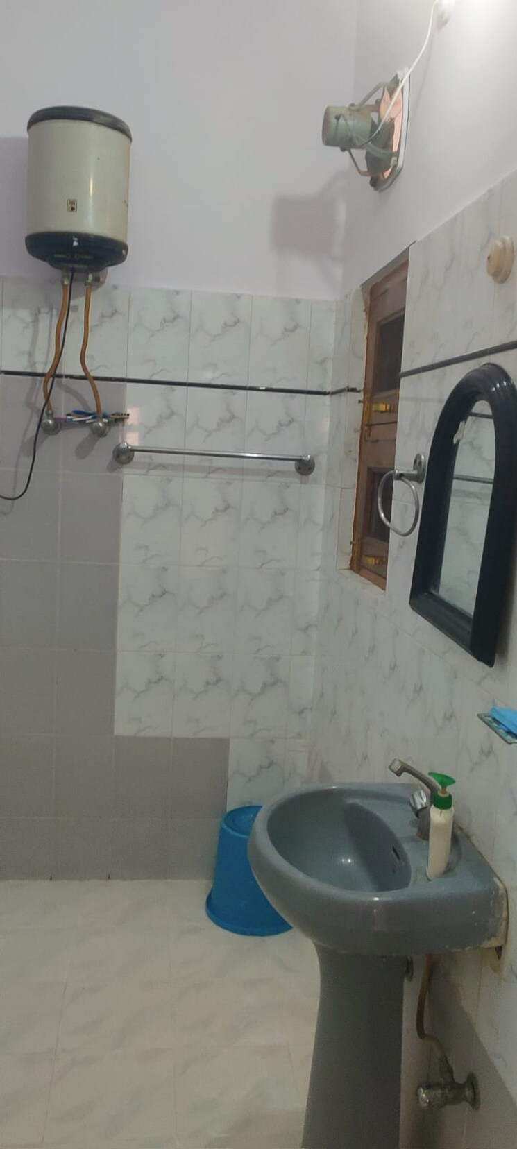 Bathroom, gomti nagar 1 Bedroom 800 Sq.Ft. Independent House In Gomti Nagar Lucknow 8833639