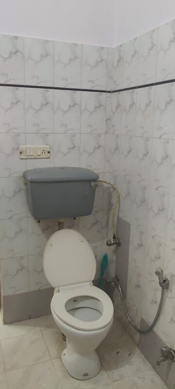 Bathroom in 1 BHK Independent House at Gomti Nagar – for Rent