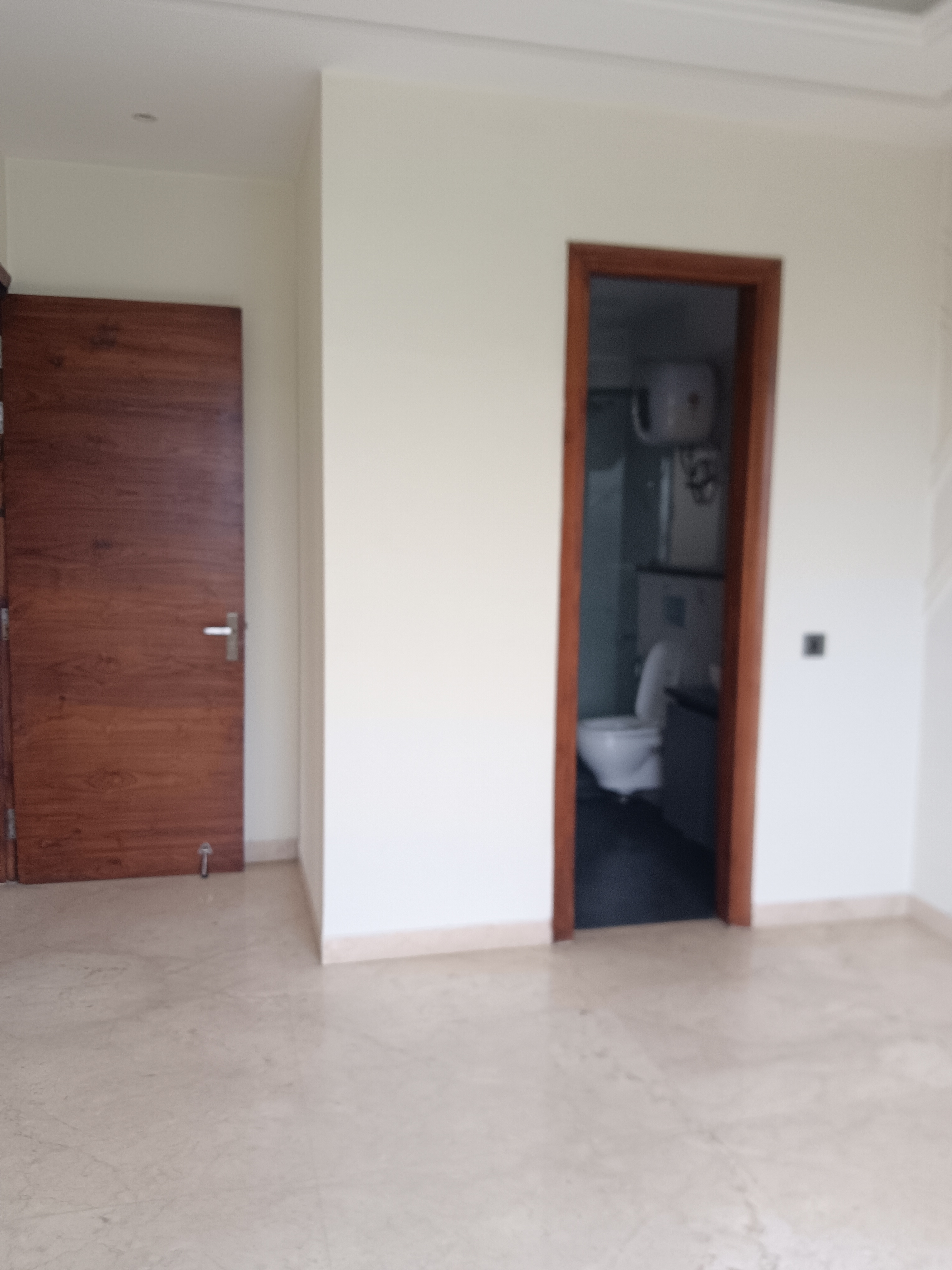 3 BHK + Extra Room Apartment For Rent in Unitech Fresco