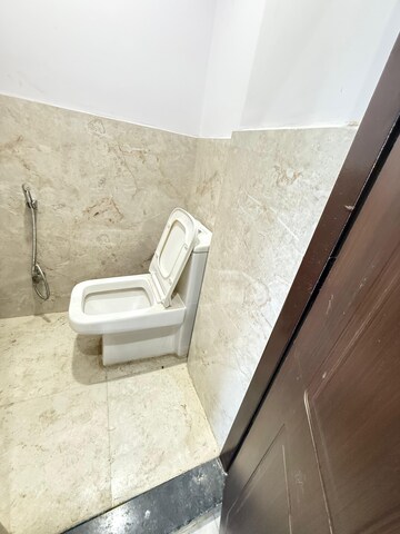 Bathroom in 1 BHK Independent House at Gomti Nagar – for Rent