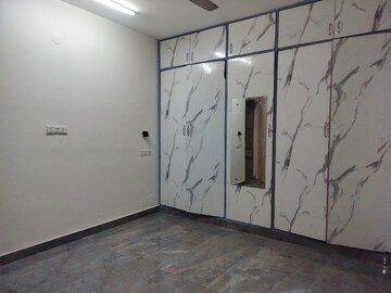 Room in 3 BHK Apartment at Sarita Vihar Pocket-C RWA, Sarita Vihar – for Rent