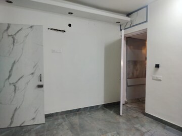 Room in 3 BHK Apartment at Sarita Vihar Pocket-C RWA, Sarita Vihar – for Rent