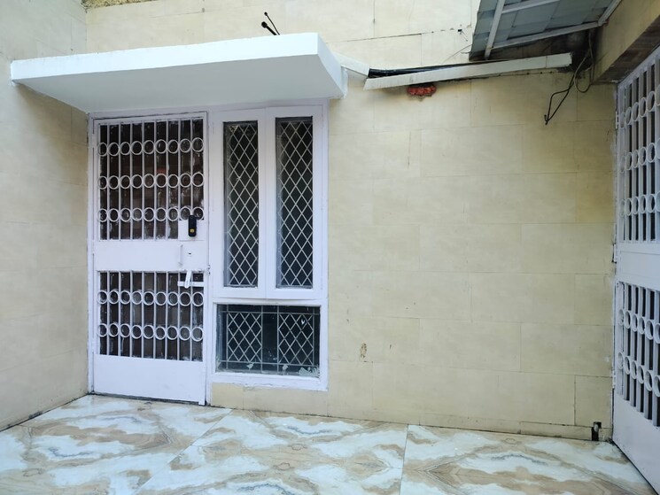 Room, sarita-vihar-pocket-c-rwa 3 Bedroom 1400 Sq.Ft. Apartment In Sarita Vihar Delhi 8833694