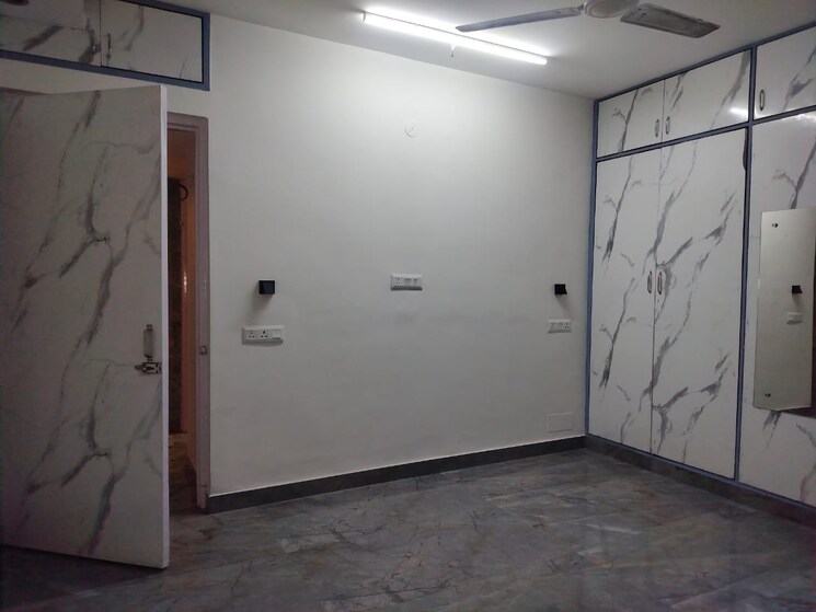 Room, sarita-vihar-pocket-c-rwa 3 Bedroom 1400 Sq.Ft. Apartment In Sarita Vihar Delhi 8833694