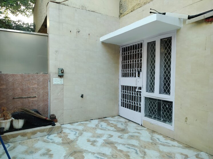 Room, sarita-vihar-pocket-c-rwa 3 Bedroom 1400 Sq.Ft. Apartment In Sarita Vihar Delhi 8833694