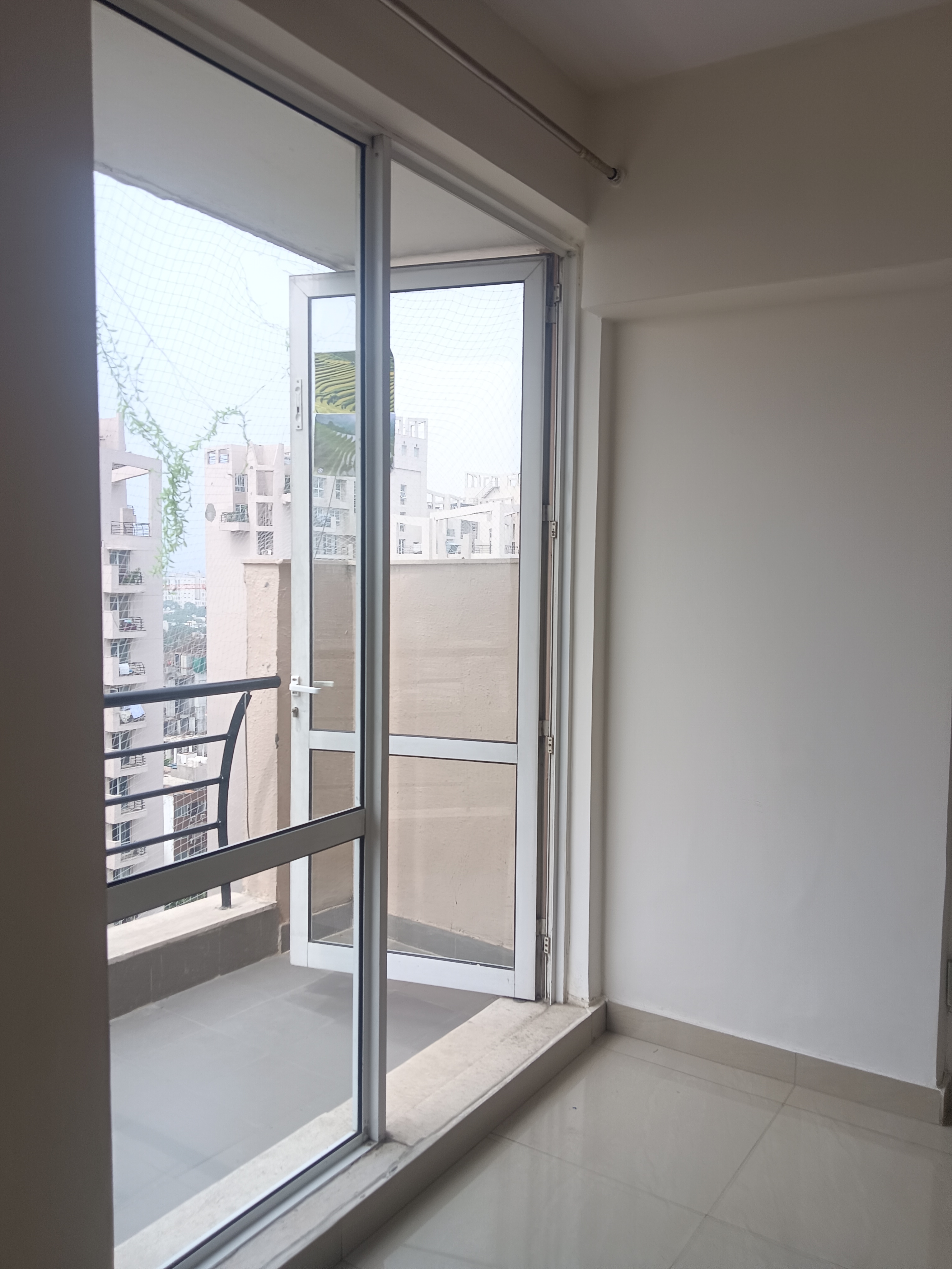 3 BHK + Study Room Apartment For Rent in Unitech Espace Nirvana Country