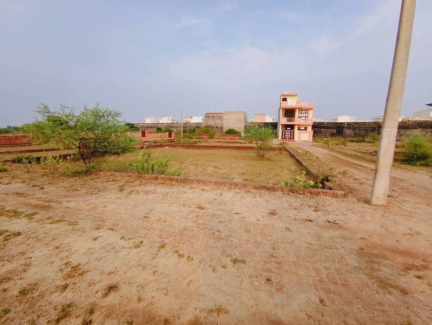 Plot For Sale in Vasundhara RS Homes