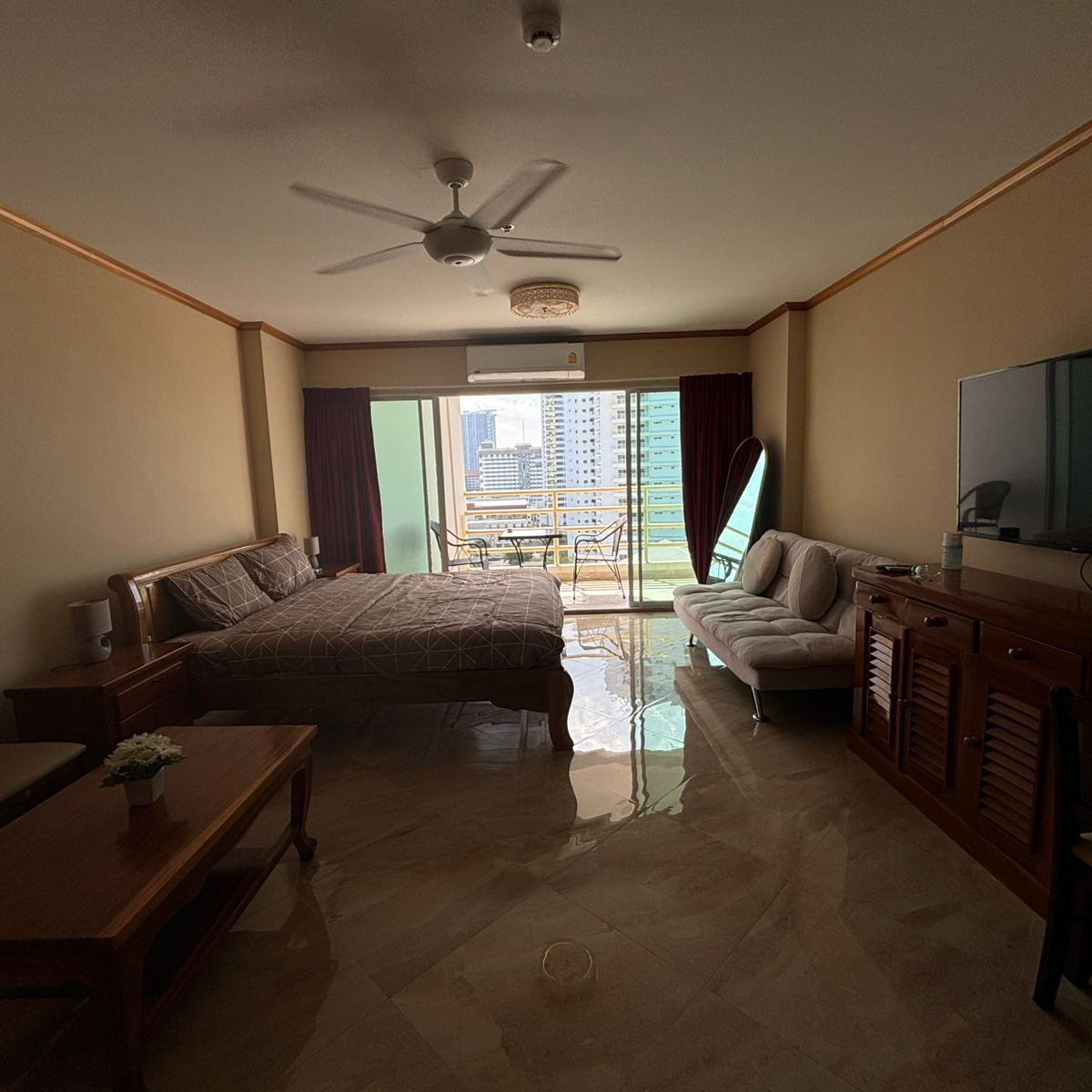 3 BHK + Pooja Room 950 Sq.Ft. Apartment in Windsor Apartment Bandra West