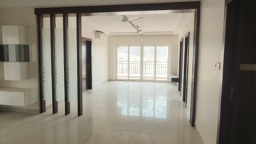 Room in 4 BHK Builder Floor at Movie Towers, Kokapet – for Rent