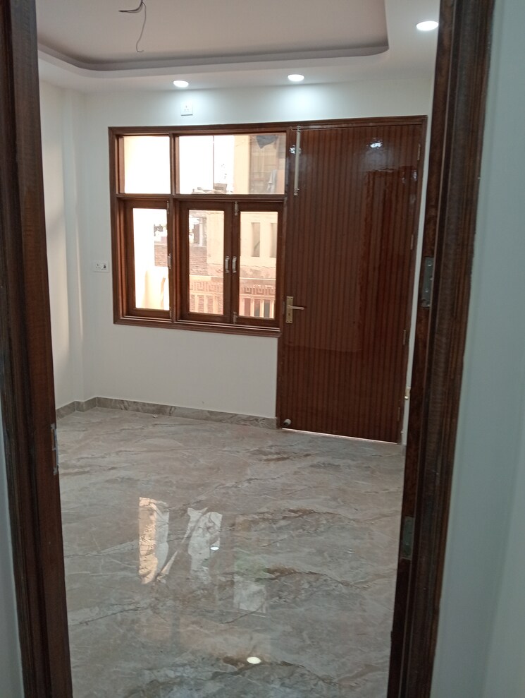 Room, govindpuri 3 Bedroom 900 Sq.Ft. Builder Floor In Govindpuri Delhi 8833790