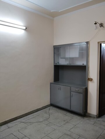 Room in 3 BHK Independent House at Sector 19 – for Rent