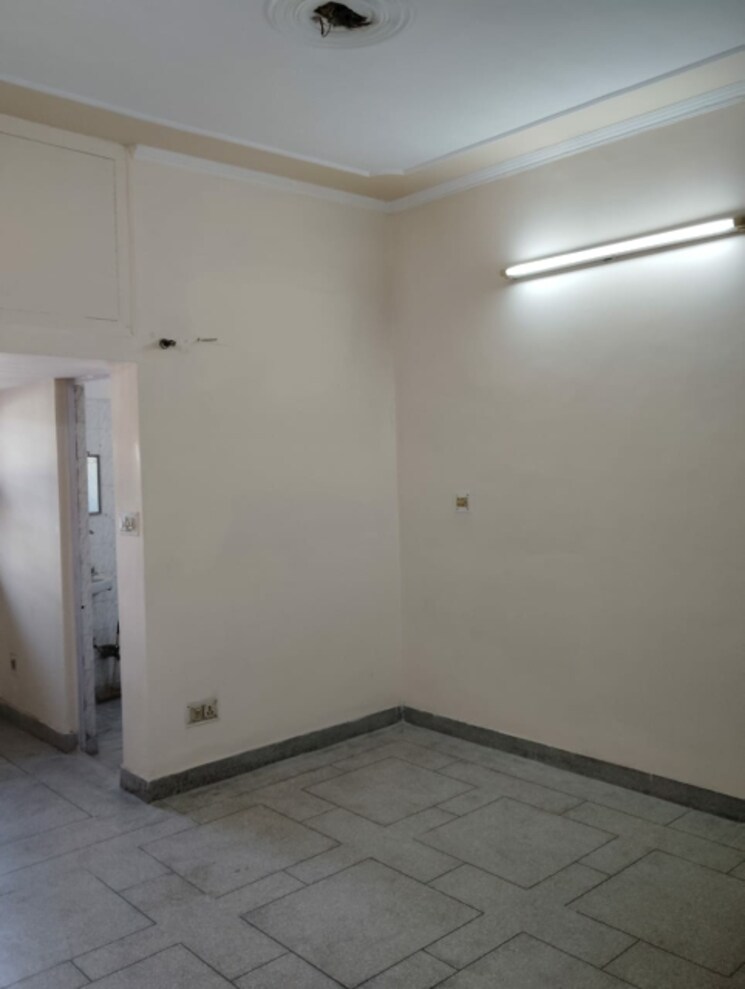 Room, sector 19 3 Bedroom 2250 Sq.Ft. Independent House In Sector 19 Faridabad 8833799