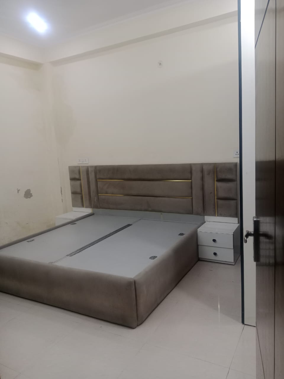 2 BHK + Study Room Builder Floor For Rent in RWA Apartments Sector 71