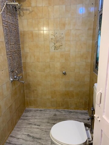 Bathroom in 2 BHK Apartment at Narayan Niwas Chembur, Chembur – for Rent
